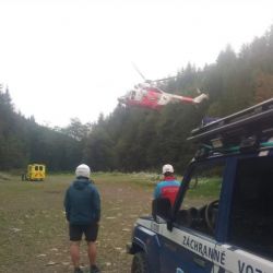 Vážný úraz bikera na Klínovci