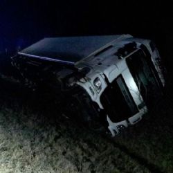 Velká Hleďsebe: Při nehodě kamionu došlo k úniku provozních kapalin