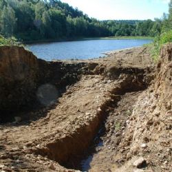 Vernéřov: Rekonstrukce hráze rybníku zdárně pokračuje 