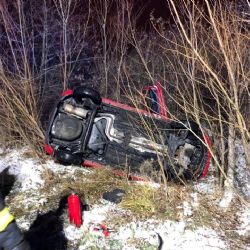 Vintířov: Osobní vozidlo skončilo na boku