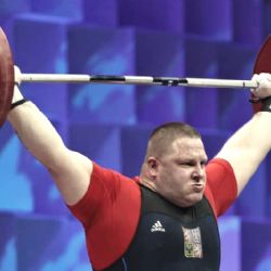 Vzpěrač se sokolovskými základy uspěl v Moskvě