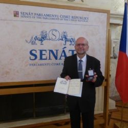 Zakladatel dějepisné soutěže Mgr. Miroslav Stulák obdržel ocenění