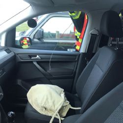 Žalmanov: Miminko z uzamčeného auta zachránili hasiči 