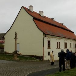 Žlutice: Ve městě byla slavnostně posvěcena socha sv. Alžběty Durynské 