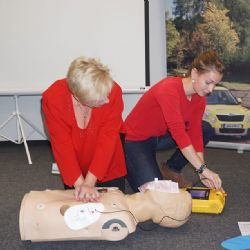 ZZS Karlovarského kraje pořídila 20 kusů automatizovaných externích defibrilátorů