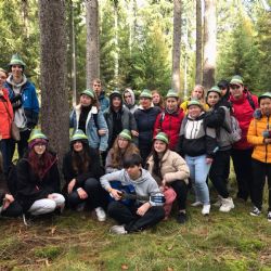 DNES POMÁHÁME našim lesům