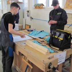 Truhláři zkoušeli své dovednosti na soutěži