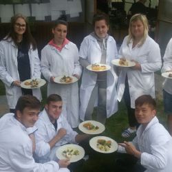 Žáci se učí novinkám na gastronomickém workshopu