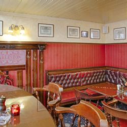 Zavedená a příjemná restaurace v centru Karlových Varů? To je restaurace Charleston!